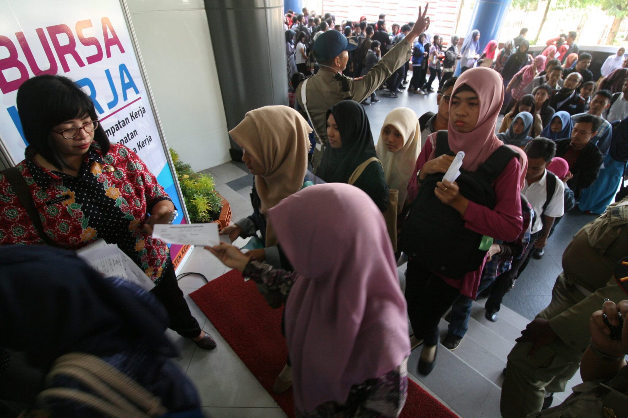 Pengertian Pasar Tenaga Kerja Dan Contohnya