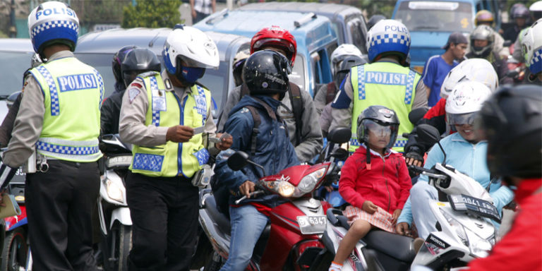 norma kesusilaan dan hukum dalam masyarakat