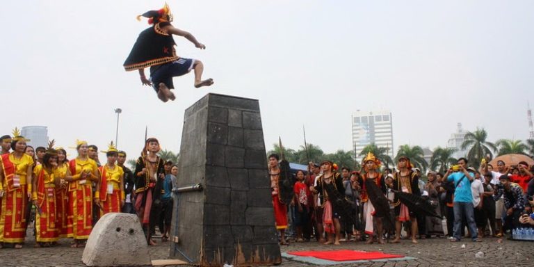 Perbedaan suku dan ras