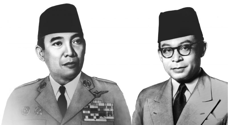 Ir. Sukarno dan Mohammad Hatta Menandatangani Teks Proklamasi