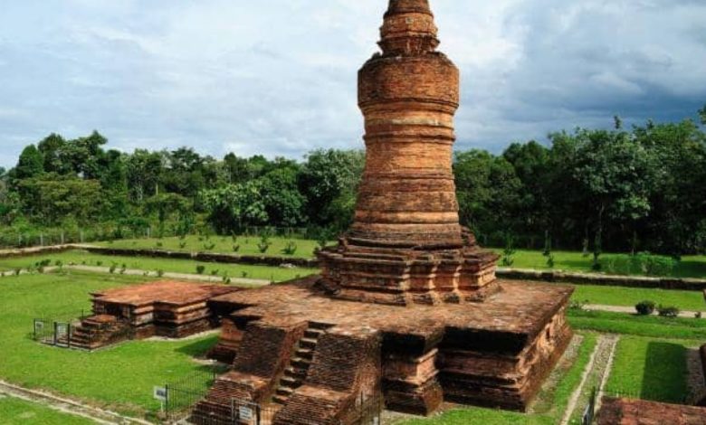 Kerajaan Sriwijaya dan Kerajaan Mataram Lama dengan ibukota Medang Kamulan