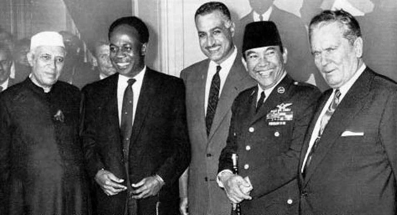 Latar belakang terbentuknya Gerakan Non Blok (GNB)