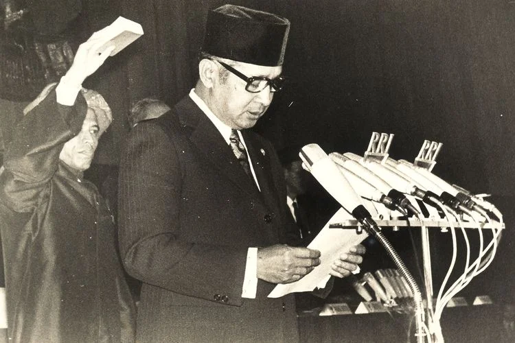 Kehidupan Masyarakat Indonesia Pada Masa Orde Baru Dan Reformasi