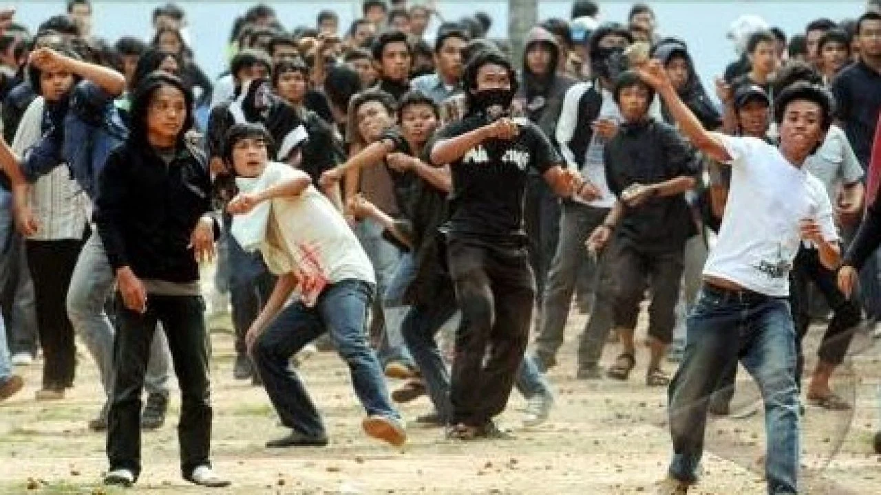 Penyimpangan Sosial dalam Lingkungan Masyarakat