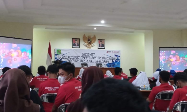 Mengatasi Ancaman di Bidang Ideologi dan Politik Indonesia.