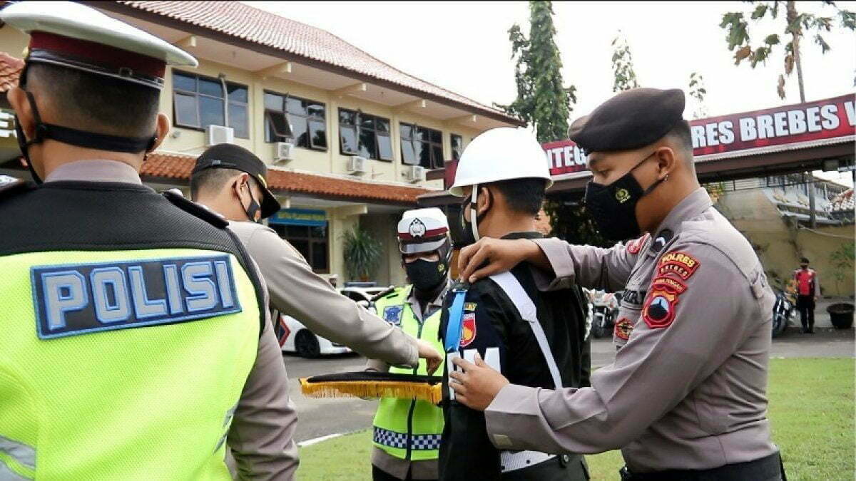 Peran Kepolisian Republik Indonesia (Polri) Sebagai Lembaga Penegak Hukum