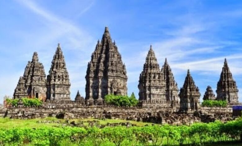 10 Candi terkenal di Indonesia. (ft/istimewa)