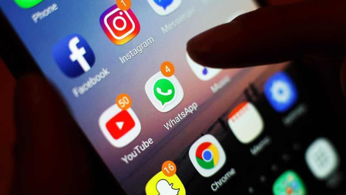 Apa akibatnya jika tidak bijak menggunakan media sosial? (ft/istimewa)
