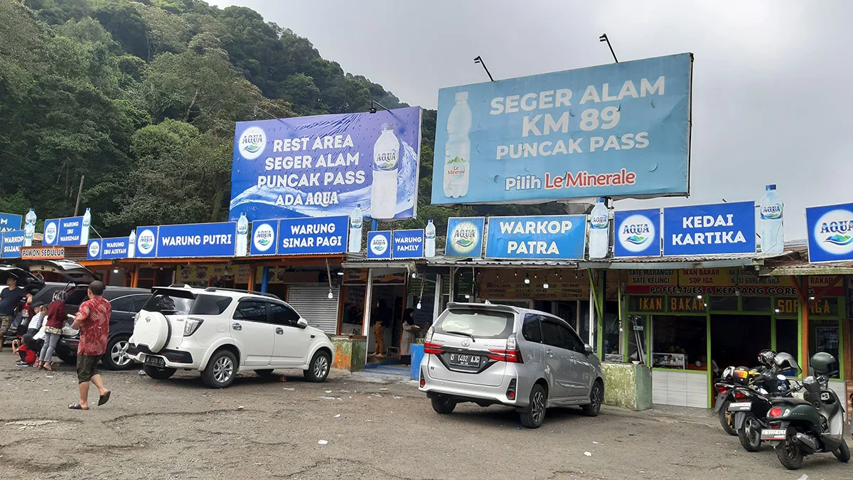 Segar Alam Puncak Pass Tempat Istirahat