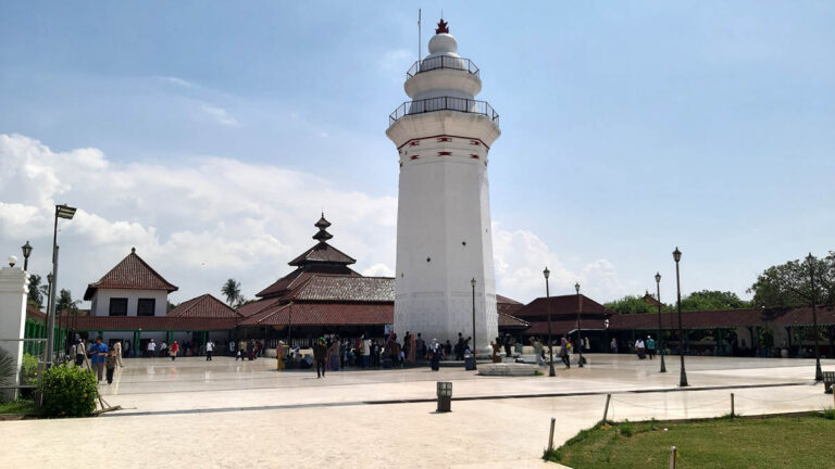 MASJID AGUNG BANTEN: PUSAT KEAGUNGAN ISLAM DI TANAH BANTEN