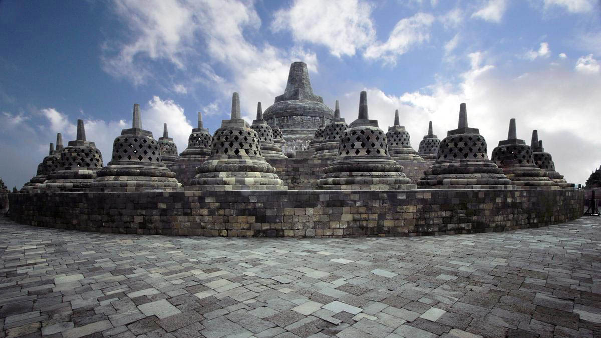 Candi Borobudur: Keajaiban Budaya yang Menakjubkan.