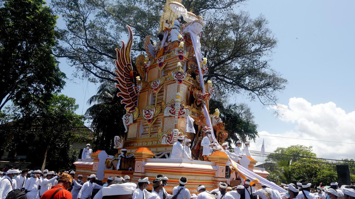 Tradisi Ngaben di Bali: Menghormati Arwah dan Siklus Kehidupan (ft/istimewa)