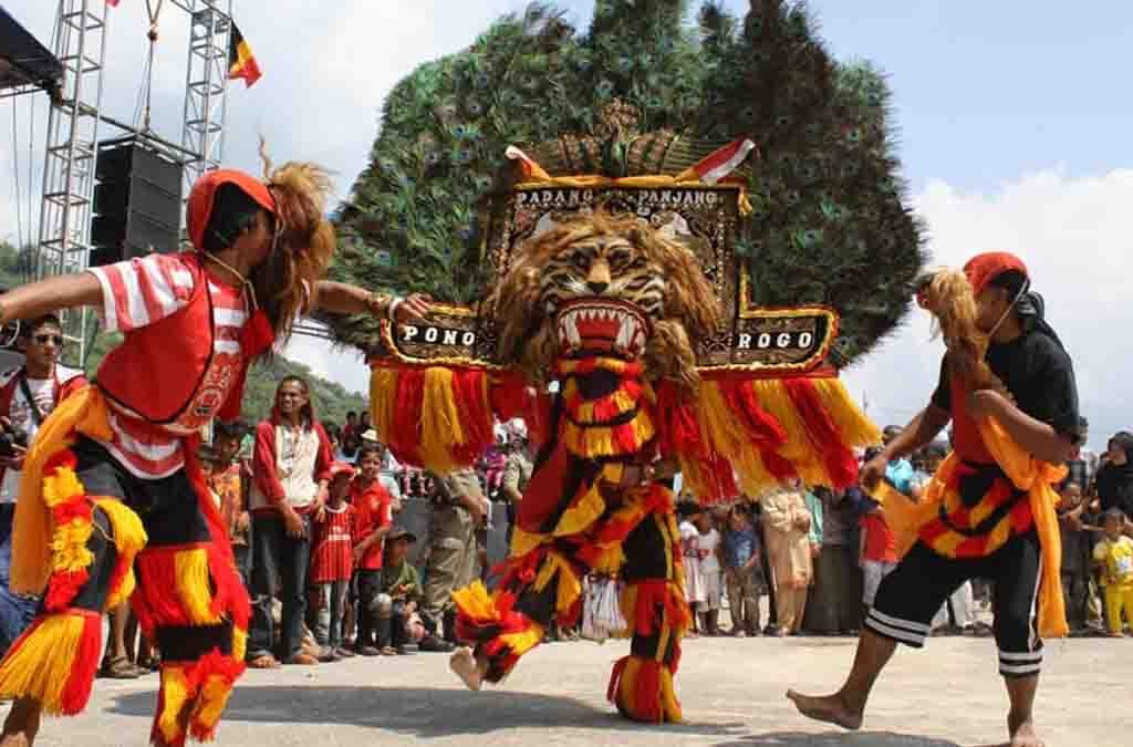 Pluralitas Masyarakat Indonesia: Keanekaragaman Budaya yang Mengagumkan (ft/istimewa)