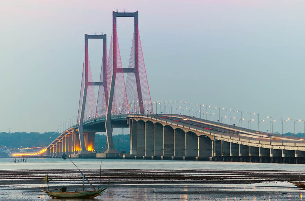 Jembatan Suramadu: Menyatukan Madura dan Jawa (ft/istimewa)