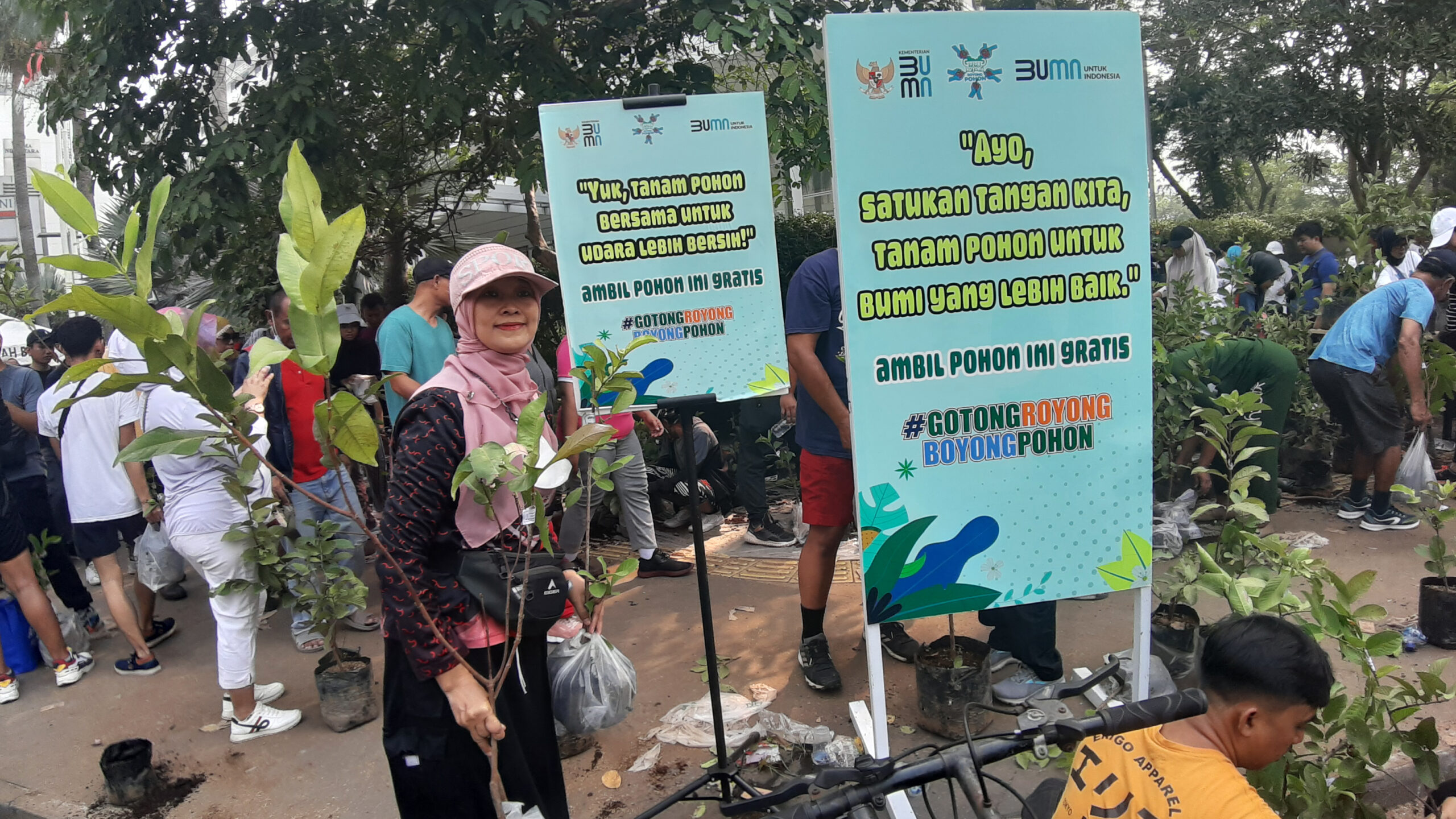 CFD di Bundaharan HI: Pulang Bawa Bibit Buah-buahan (ft/istimewa)