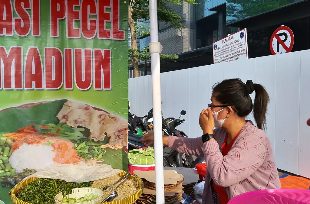 Olahraga Pagi di CFD sambil Sarapan Pecel Madiun Bu Saerah (ft/istimewa)