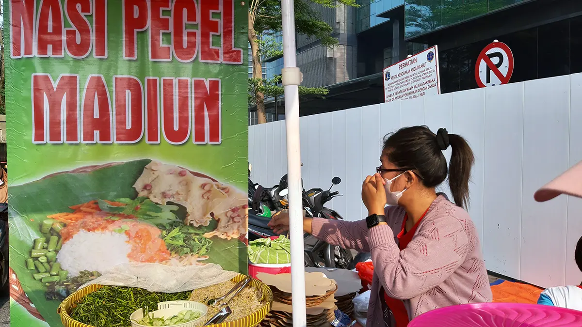 Olahraga Pagi di CFD sambil Sarapan Pecel Madiun Bu Saerah (ft/istimewa)