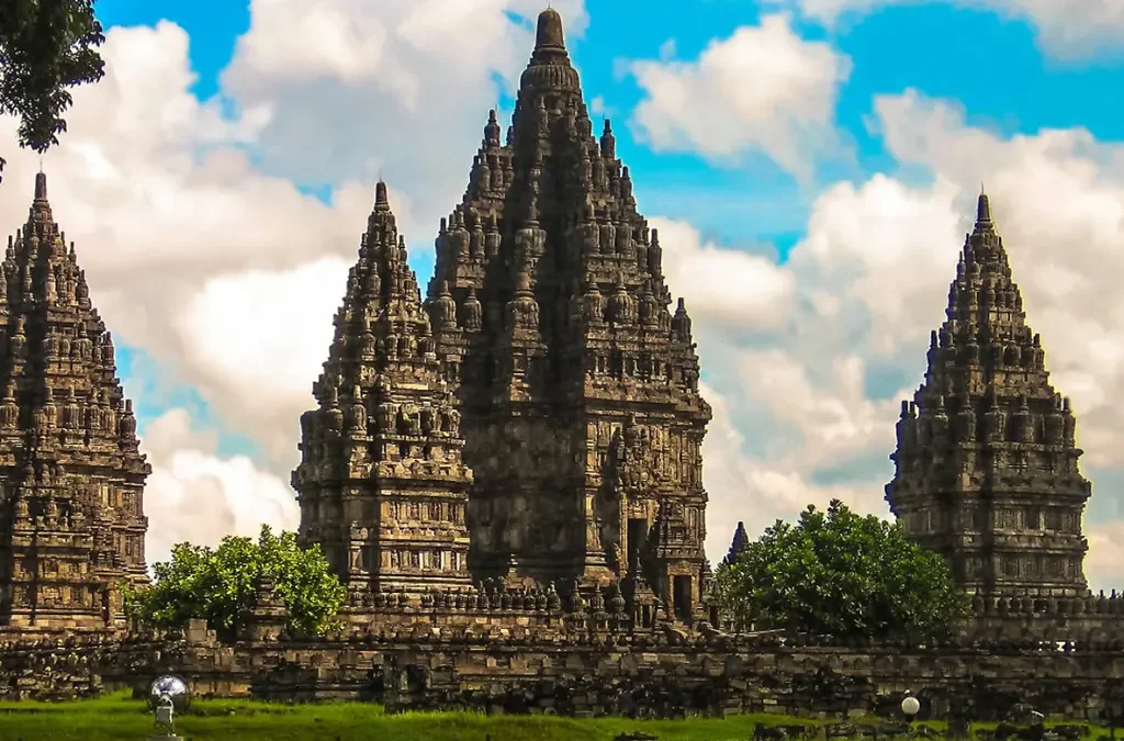 Peninggalan Bersejarah pada Masa Hindu-Buddha di Indonesia (ft/istimewa)