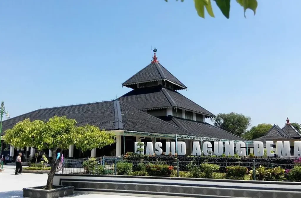 Sejarah Masjid Agung Demak: Simbol Islam di Tanah Jawa (ft/istimewa)