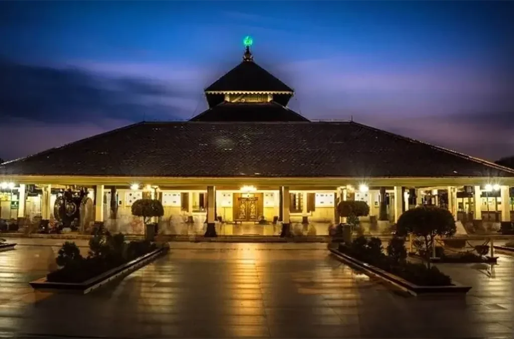 Peran Masjid Agung Demak dalam Penyebaran Agama Islam di Jawa (ft/istimewa)