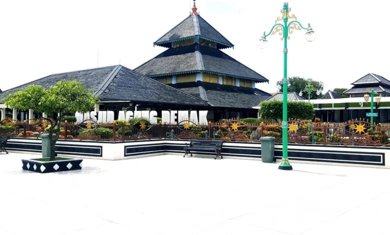 Fakta Akulturasi Bangunan Masjid Agung Demak: Perpaduan Budaya Islam dan Jawa (ft/istimewa)