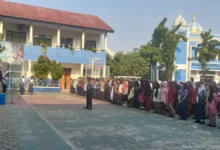 Upacara peringatan Sumpah Pemuda di SMPN 20 Kota Depok (ft/istimewa)