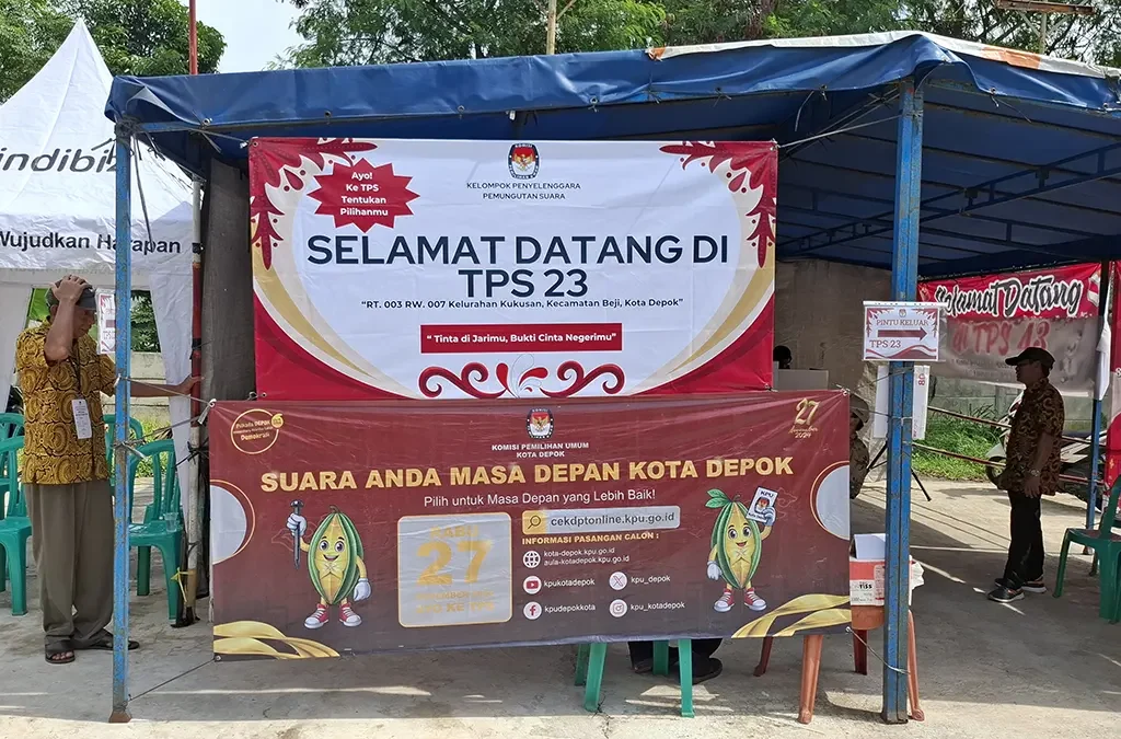 Pelaksanaan Pilkada 2024 di TPS 023 Kelurahan Kukusan (ft/istimewa)