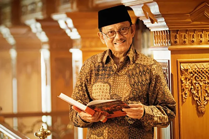 B.J. Habibie: Dari Ilmuwan hingga Presiden, Kisah Perjalanan Hidupnya