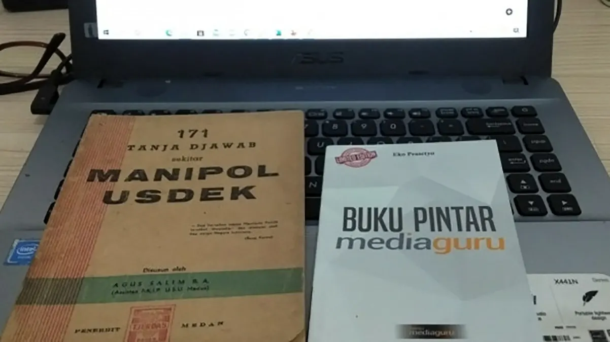 Isi Manipol Usdek: Penjelasan tentang UUD 1945, Sosialisme Indonesia, dan Demokrasi Terpimpin