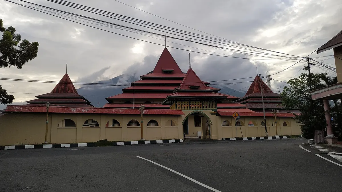 Kesultanan Ternate dan Tidore: Rivalitas Dua Kerajaan Rempah di Maluku