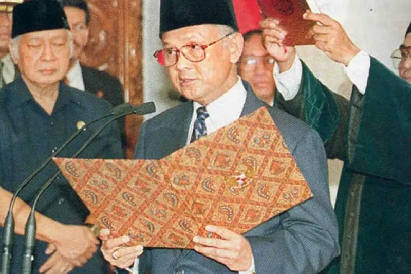 Mengapa Masa Jabatan B.J. Habibie sebagai Presiden Hanya Singkat?