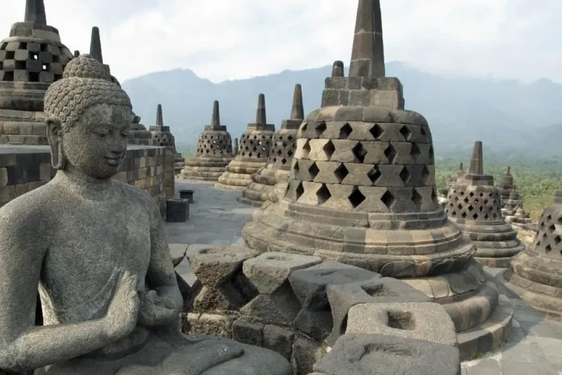 Sejarah Kerajaan Hindu-Buddha di Indonesia: Perkembangan dan Pengaruhnya