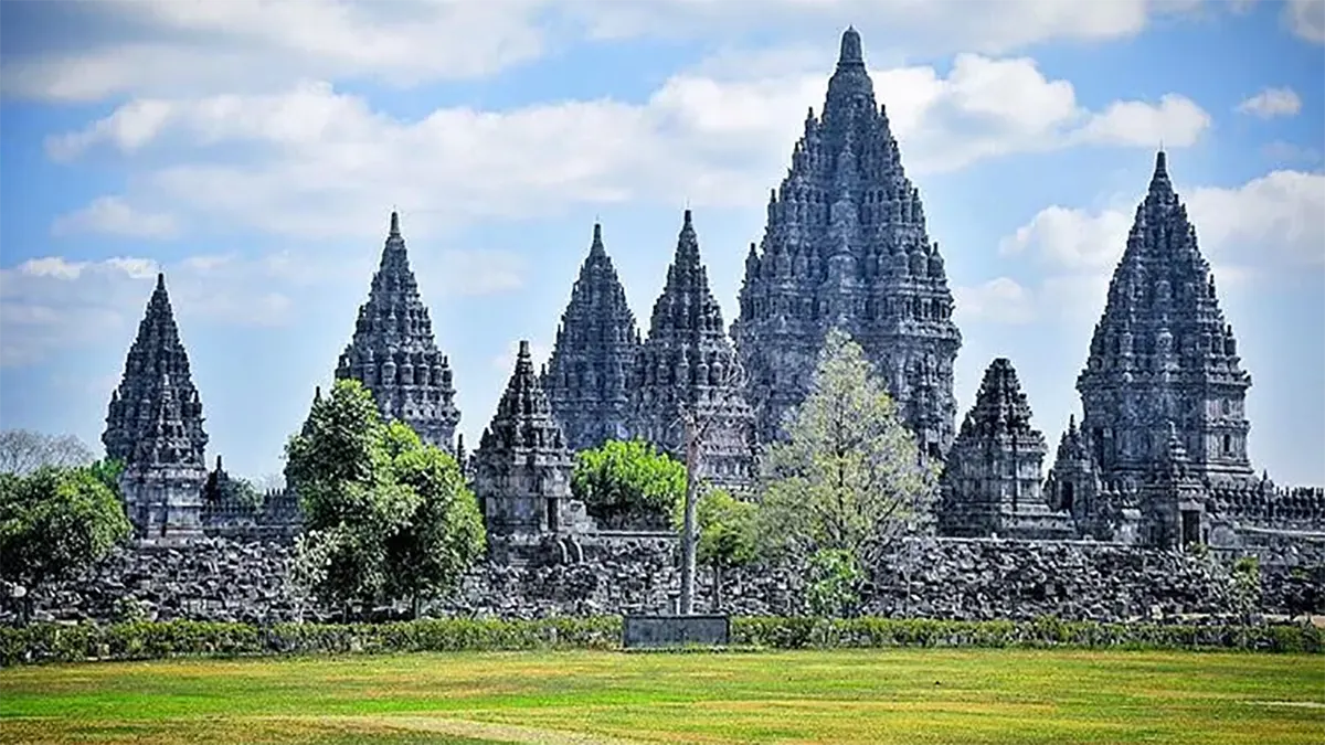 Agama Hindu dan Buddha dalam Kerajaan Mataram Kuno: Bukti dan Pengaruhnya (ft.istimewa)