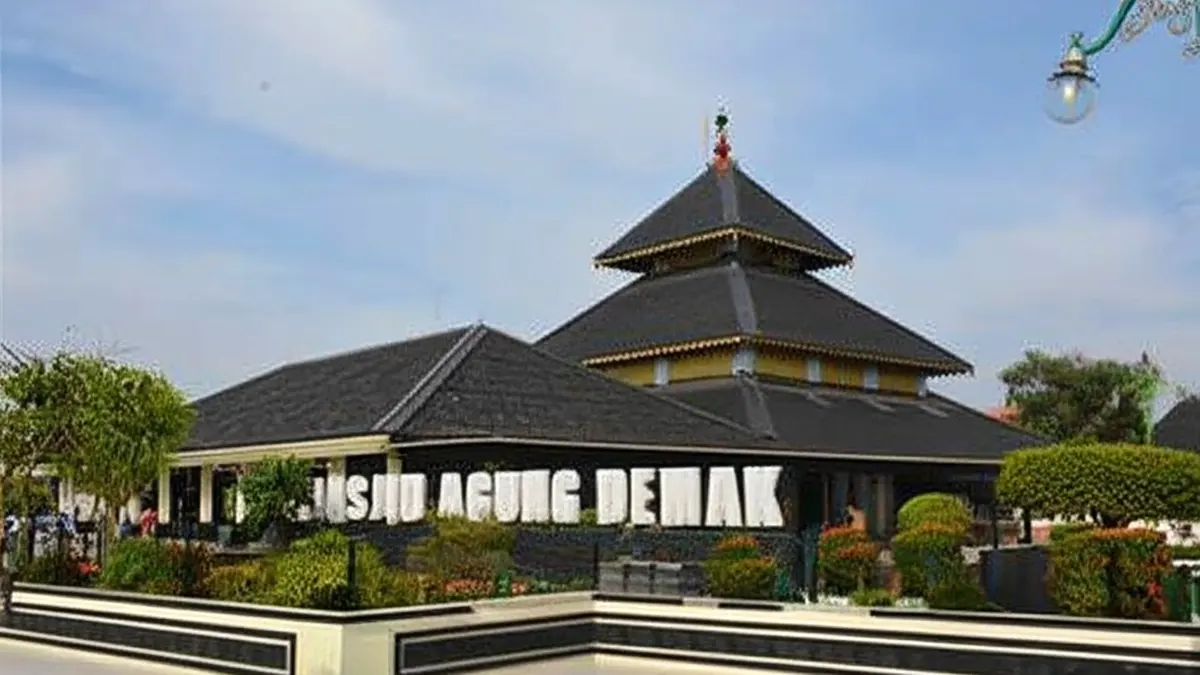 Masjid Agung Demak: Peninggalan Kerajaan Islam Pertama di Pulau Jawa (ft.istimewa)