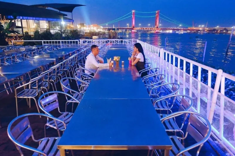 Wisata Kuliner Palembang: Lezatnya Pempek, Tekwan, dan Model