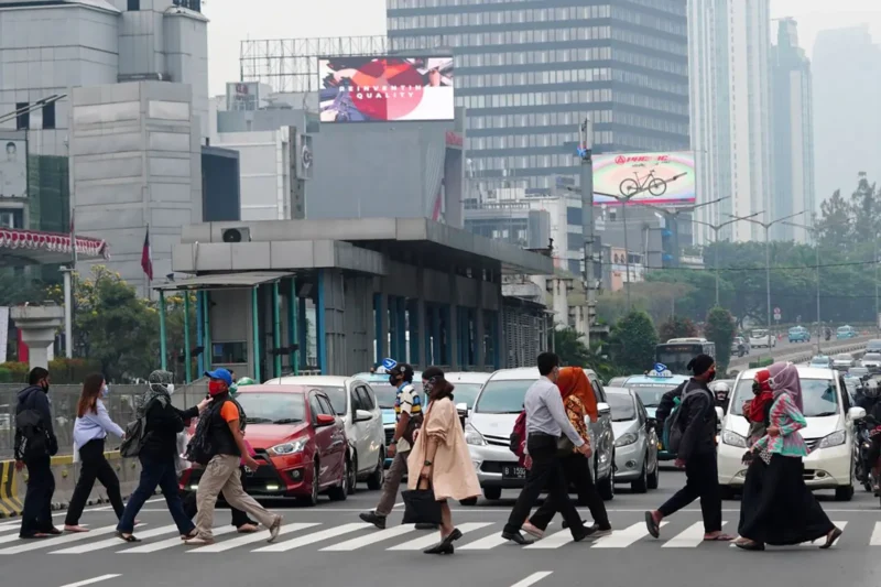 Kehidupan Masyarakat Jakarta: Antara Tradisi dan Modernitas