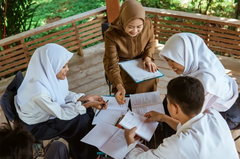 Pendekatan Deep Learning dalam Pembelajaran: Konsep dan Implementasinya di Sekolah