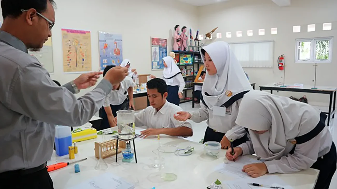 Menjadi Guru Inspiratif: Strategi Mengajar yang Membekas di Hati Siswa (ft.istimewa)