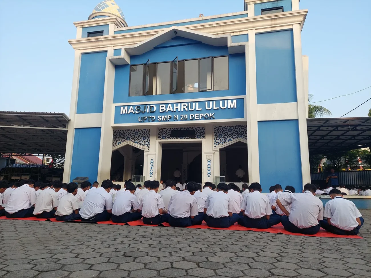 Rutinitas Pagi SMPN 20 Depok: Menanamkan Nilai Spiritual Sejak Dini (ft.istimewa)