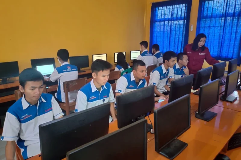 Lulusan SMK Miliki Peluang Karier Fleksibel, Siap Kerja hingga Wirausaha (SMK Nasional Depok)